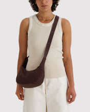 Load image into Gallery viewer, Baggu Small Crescent Bag- Coffee