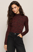 Load image into Gallery viewer, Lira Dani Ditsy Top Red Dahlia
