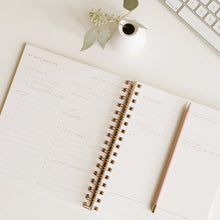 Load image into Gallery viewer, Daily Overview Planner - Undated - Lavender
