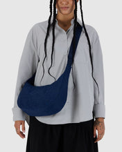 Load image into Gallery viewer, Baggu Medium Nylon Crescent Bag - Navy
