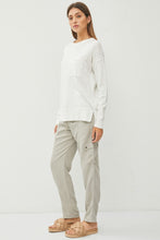 Load image into Gallery viewer, SLUB YARN ROUND NECK SWEATER WITH CHEST POCKETS - Ivory
