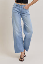 Load image into Gallery viewer, 31&quot; Vintage Wash Stretch Mid Rise Dad Jean - Hidden
