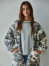 Load image into Gallery viewer, Fleece Sherpa Paisley Print Jacket
