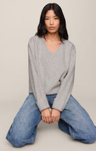 Load image into Gallery viewer, Cerro Sweater - Feather Grey
