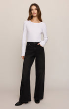 Load image into Gallery viewer, Arlet Mini Thermal Top - White
