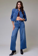 Load image into Gallery viewer, Nori 31&quot; - Dark Wash Clean Stretch Wideleg
