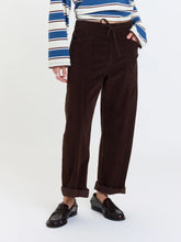 Load image into Gallery viewer, Villa Drawstring Barrel Leg Pant- Chocolate
