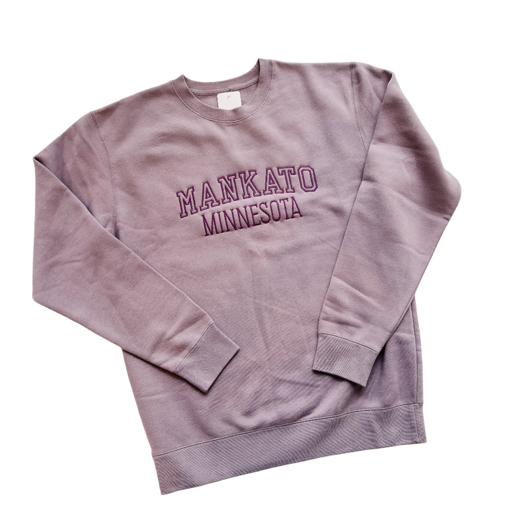 Embroidered MANKATO MN SWEATSHIRT - Plum/Violet