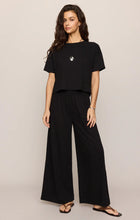 Load image into Gallery viewer, Sway Textured Cropped Tee- Black
