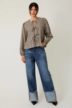 Load image into Gallery viewer, Black and Cream Front Ties Long Sleeve Blouse
