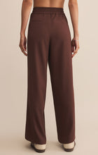 Load image into Gallery viewer, Saunder Track Pant - Sandalwood
