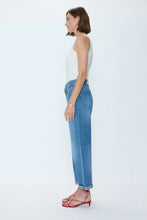Load image into Gallery viewer, Donny Rolled Hem Boyfriend
