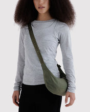 Load image into Gallery viewer, Baggu Small Crescent Bag- Caper
