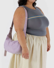 Load image into Gallery viewer, Baggu Medium Nylon Crescent Bag- Dusty Pink
