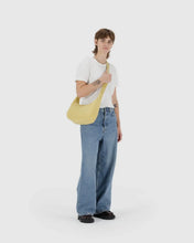 Load image into Gallery viewer, Baggu Medium Nylon Crescent Bag- Butter
