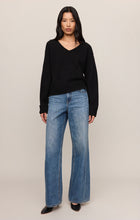 Load image into Gallery viewer, Cerro Sweater - Black
