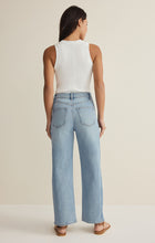 Load image into Gallery viewer, Luna High Rise Crop Bowed Denim
