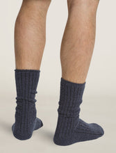 Load image into Gallery viewer, CozyChic Men&#39;s Ribbed Socks- Indigo/ Pacific Blue
